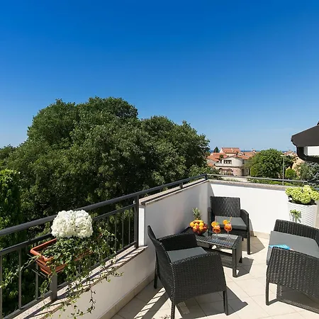 With Parking Space - 6923 Apartman Poreč