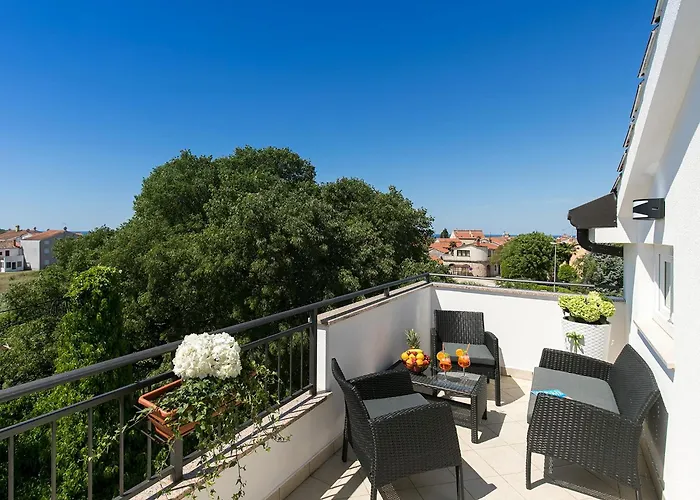 With Parking Space - 6923 Apartamento Poreč